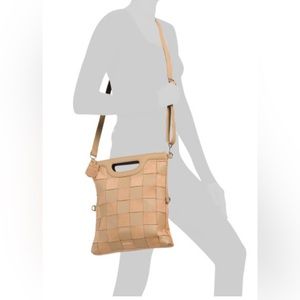 Burkley NWOT tan colored weaved versatile handbag